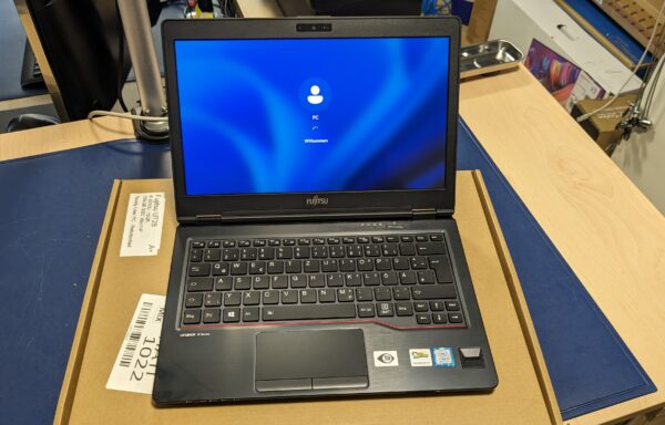 Fujitsu U728 12,8″ Notebook – schlank und leicht – i5 8350, 16GB, SSD *refurbished*